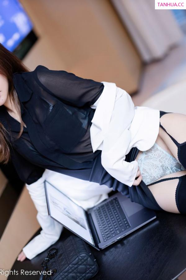 綺裡嘉 绮里嘉 [XiuRen]高清写真图 2021.11.30 No.4285 绮里嘉ula第29张图片